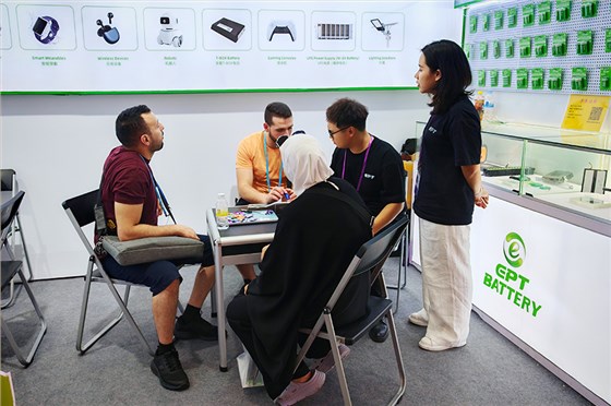 廣交會現(xiàn)場交流